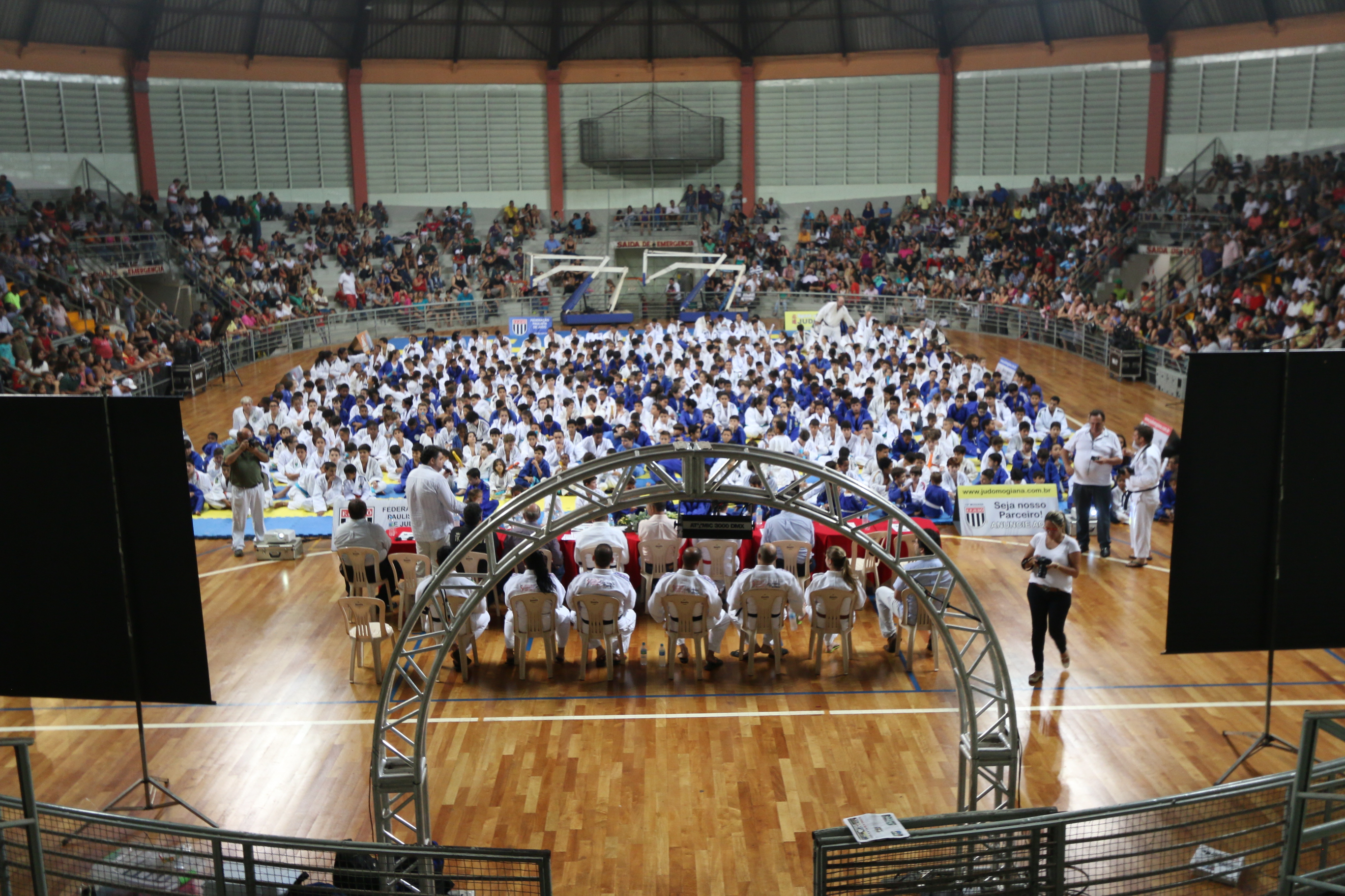 A técnica Luzia Oliveira acredita em bom desempenho dos atletas da cidade para a conquista de medalhas na competição (Foto: Martinez Comunicação)